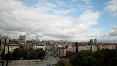 Денят ще ни предложи променлива облачност, на места с валежи и гръмотевици