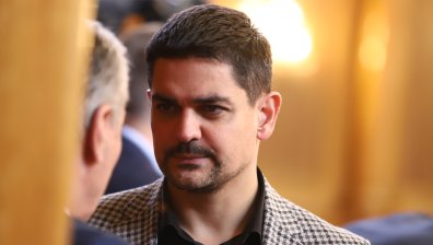 Гешев внесе искане в НС за сваляне на имунитета на Радостин Василев