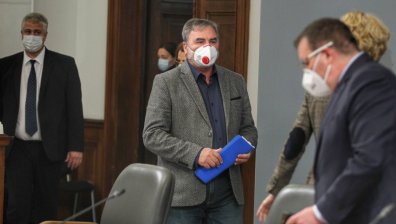 Доц. Кунчев: Или ще спазваме мерките, или ще има нови - значително по-строги