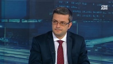 Не изтребителите, а сухопътните войски са по-важните, заяви Тома Биков
