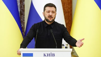 Зеленски наложи нов пакет санкции срещу руски граждани и компании
