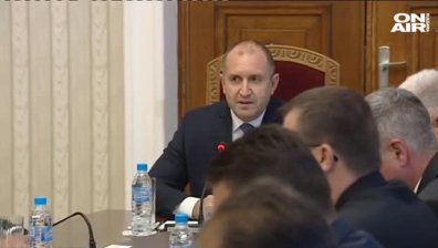 Румен Радев: Кризата с чумата е част от общата криза в страната