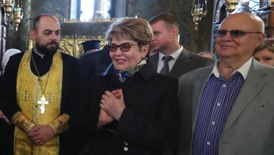 Руската църква отвори врати, Митрофанова сред първите в храма