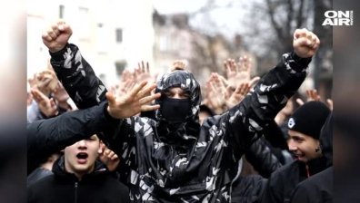 Камъни, бухалки, счупени стъкла... другото лице на Вечното дерби