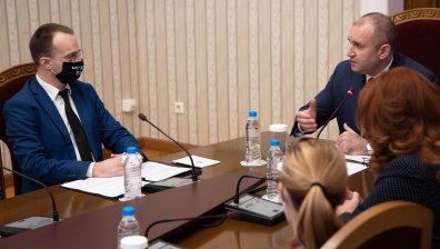 Радев ще проведе консултации с български организации в чужбина