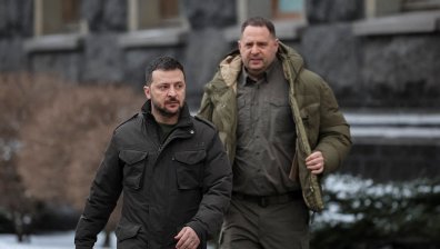 Политическа буря в Украйна: Дясната ръка на Зеленски подаде оставка