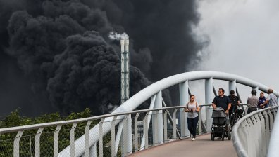 След експлозията в химическия завод в Леверкузен: Няма изтичане на отровни вещества