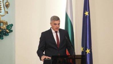 Янев представи областните управители и обяви, че очаква "подводни камъни" на изборите
