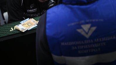 Две седмици еврото в България: Жалби, проверки и глоби