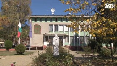 Пребиха селски кмет на събор заради оркестър