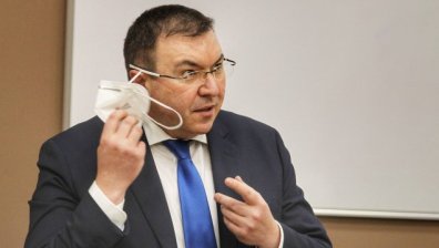 Ангелов прогнозира колективен имунитет у нас до края на лятото 