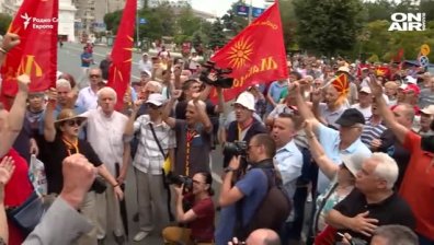 Стотици македонци поискаха оставката на правителството с нов протест