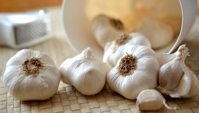 По колко скилидки чесън е здравословно да ядем и какво се случва ако прекалим?
