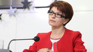 Десислава Атанасова: Краят на "вечния длъжник" е и антикризисна мярка