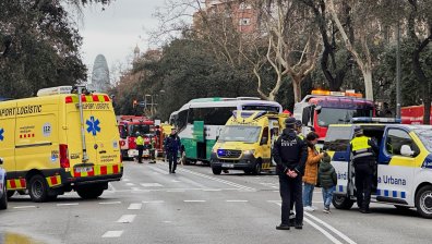 Тежко ранени след сблъсък на два автобуса в Барселона