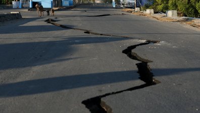 Земетресение с магнитуд 5,7 удари индонезийския остров Флорес