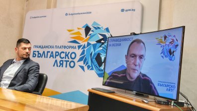 Божков с първа виртуална пресконференция в сградата на "Нове холдинг"
