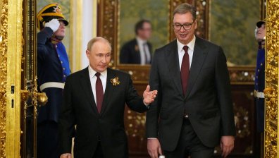 Русия подкрепи Вучич, Москва видя външен опит за цветна революция