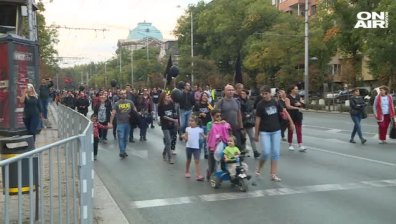 Майките на деца с увреждания блокираха "Орлов мост"