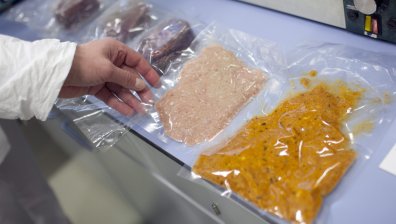Някои американци вече консумират лабораторно създадено месо