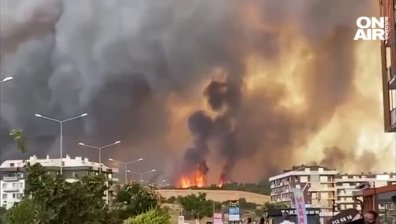 Четирима ранени при горските пожари в Турция, евакуирани са над 700 души