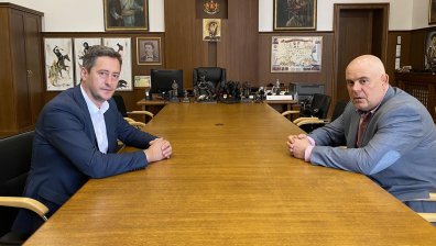 Месец без следа: Братът на изчезналия Янек се срещна с Гешев