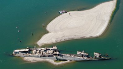 Заради ниския дебит на Дунав: Румъния поиска спешна енергийна помощ от Украйна