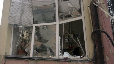 Ранени хора и пожар след руска атака по цивилни обекти в Харков