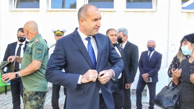 Политолог: Радев дава заявка за повече власт, използва политиката на шантажа