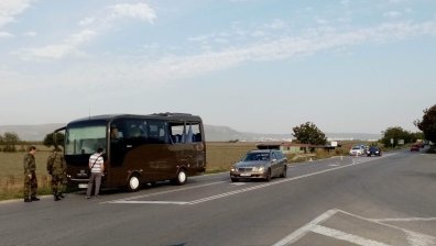 ТИР удари военен автобус край Шумен, двама са ранени