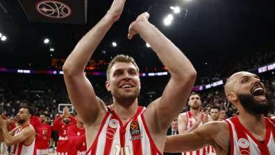 Александър Везенков отново е най-добрият извън НБА