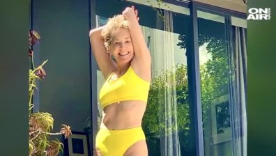 63-годишната Шарън Стоун впечатлява с тяло по бански