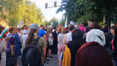В София протестират срещу задължителната ваксинация, Кунчев поиска такава за някои