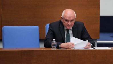 Главчев: България е "за" Сребреница, скандал няма
