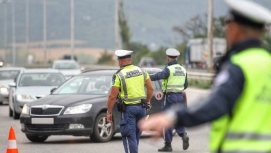 Хващат повече пияни шофьори, но не липсват и дрогирани зад волана