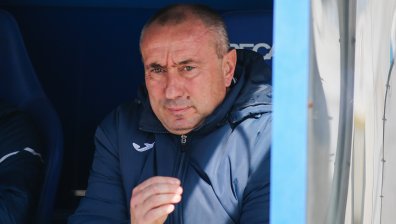 Мъри Стоилов: Компромиси няма да правя, и да останем с 5 футболисти, ще играем с юноши