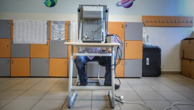 Депутатите ограничиха секциите за гласуване в държави извън ЕС