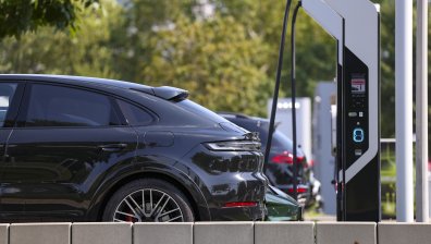 Пазарът на китайски електромобили се мести в Европа заради високите мита?