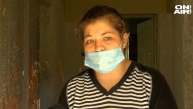 Млада жена от Велико Търново търси работа, за да отглежда сама децата си