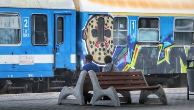 Пътуваме в остарели влакове - защо нямаме модерни вагони?