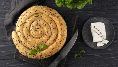 Рецепта за питка "охлюв" със сирене и масло