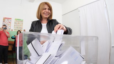 Фандъкова гласува: София трябва да продължи да се развива