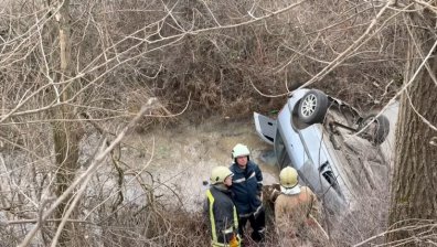 Рязали колата и дървета, за да спасят оцелелите от катастрофата в Хасковско