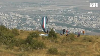 Вдигнаха хеликоптер за паднал на Витоша парапланерист