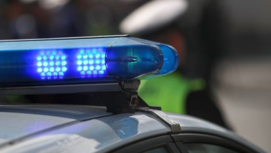 Пиян полицай катастрофира във Велико Търново, заби колата си в билборд