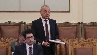 Служебният кабинет се отчете: Само успехи и нито един пропуск