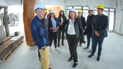 Фандъкова проверява строителните дейности по обновяването на Театър "София"