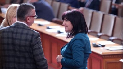 Колата на Караянчева била ударена от друг автомобил (Видео)