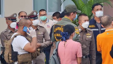 Ужасяващи подробности на трагедията в Тайланд: Децата са разстреляни докато спят