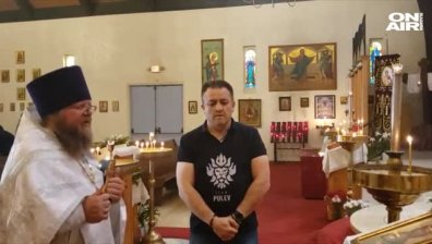 "Целувкагейт": Молебен за здраве и благополучие на Кобрата в Лос Анджелис